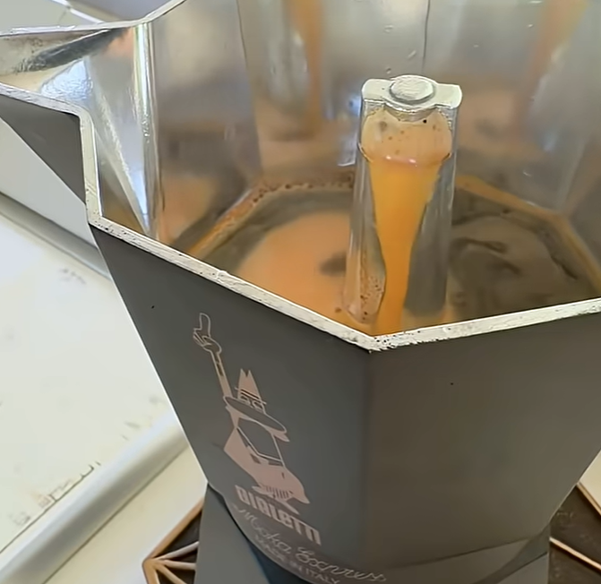 モカポットで濃厚なアイスコーヒーをたっぷり抽出 ☕😋