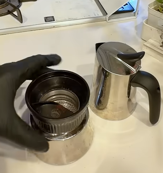 モカポットで作る、あたたかいアメリカーノ ☕😋