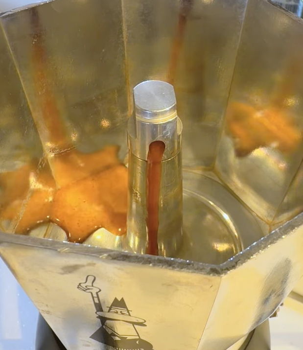 朝はチョコレートと手作りカフェラテでおうちカフェ ☕😋