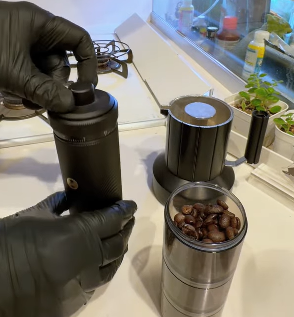 モカポットで作る、クレマたっぷりのおうちカフェラテ ☕😋