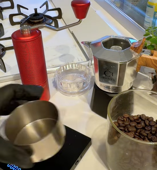 高速抽出でクレマが出るモカポットで、朝のおうちカフェ ☕😋