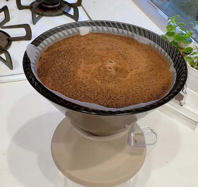 朝は時間がないとき、手軽なコーヒードリップで済ませる ☕😋