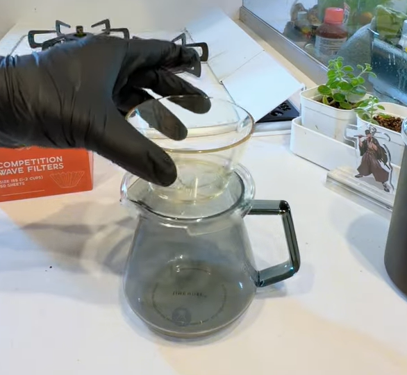 パソコンのメンテナンスの合間のコーヒードリップ ☕😋